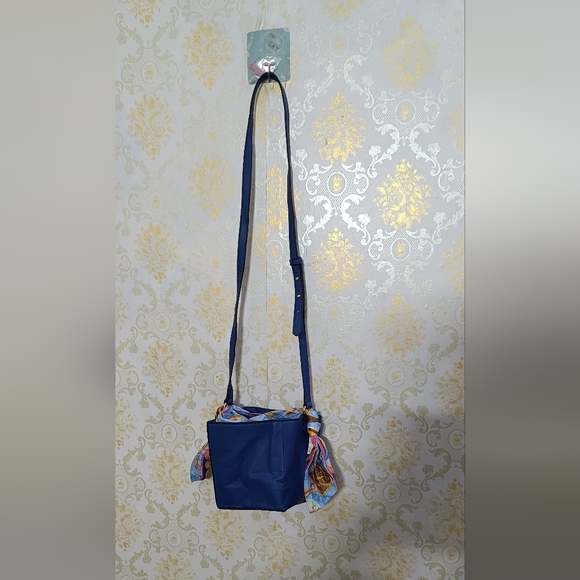 Estee Lauder Handbags - Estee lauder